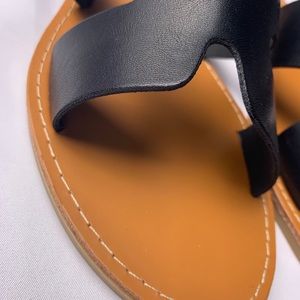 SLIDE SANDALS
